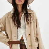 Chaqueta sencilla vintage de ante con botonadura sencilla