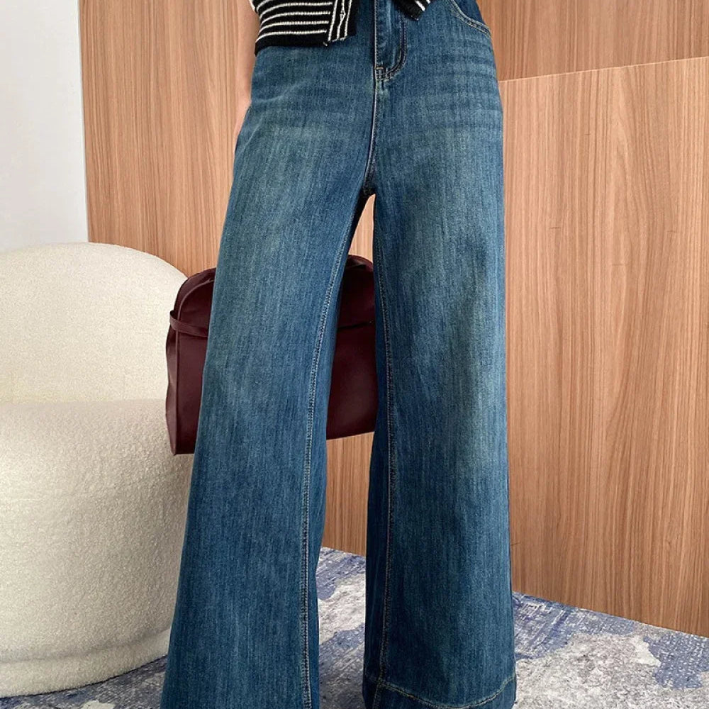 Vaqueros bootcut de tiro alto y pierna ancha en lavado descolorido