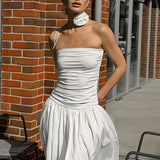 Vestido largo de modal blanco, palabra de honor y talle alto, corte trapecio.