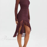 Elegante vestido midi burdeos con volantes