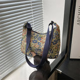 Bolso bandolera de tela con estampado invernal en forma de media luna