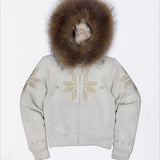 Sudadera con capucha Y2K con cuello sherpa, pedrería y cremallera frontal, cintura ajustada.